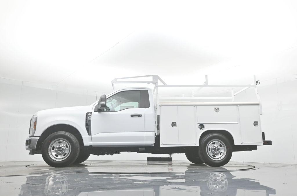 new 2024 Ford F-350 car, priced at $60,396