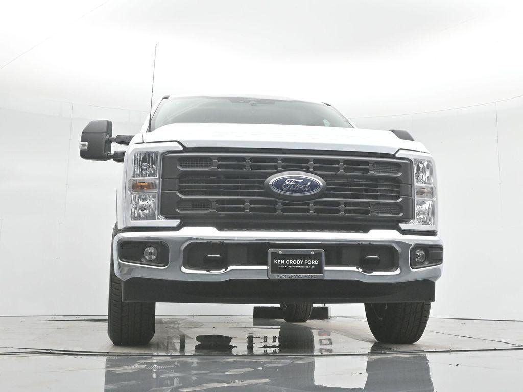 new 2024 Ford F-350 car, priced at $49,300