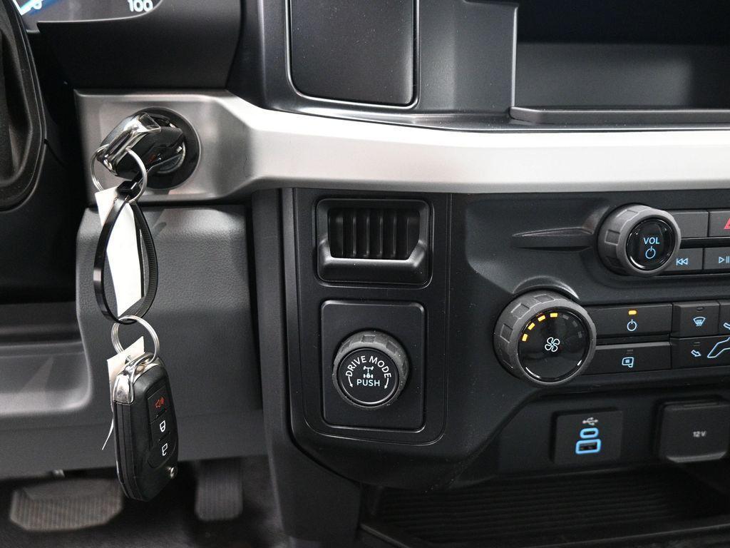 new 2025 Ford F-250 car, priced at $62,020