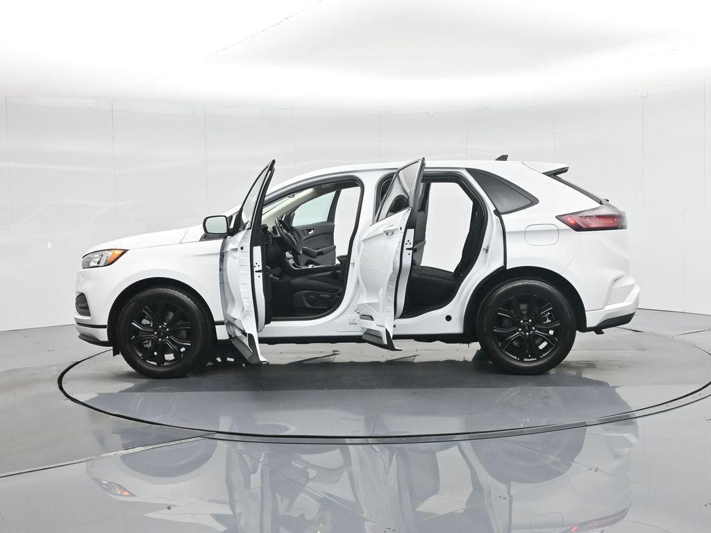 used 2024 Ford Edge car, priced at $28,500
