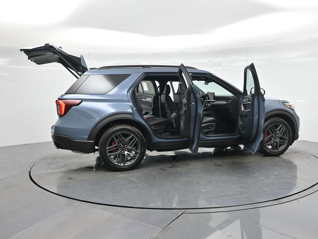 new 2025 Ford Explorer car, priced at $57,050