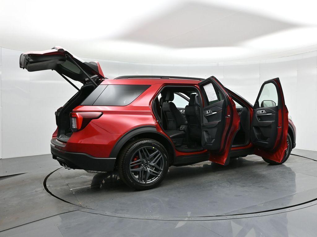 new 2025 Ford Explorer car, priced at $58,350