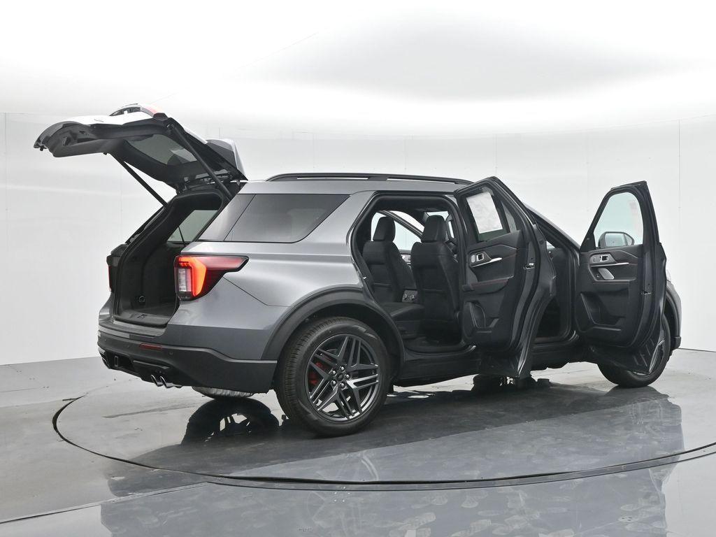 new 2025 Ford Explorer car, priced at $59,790