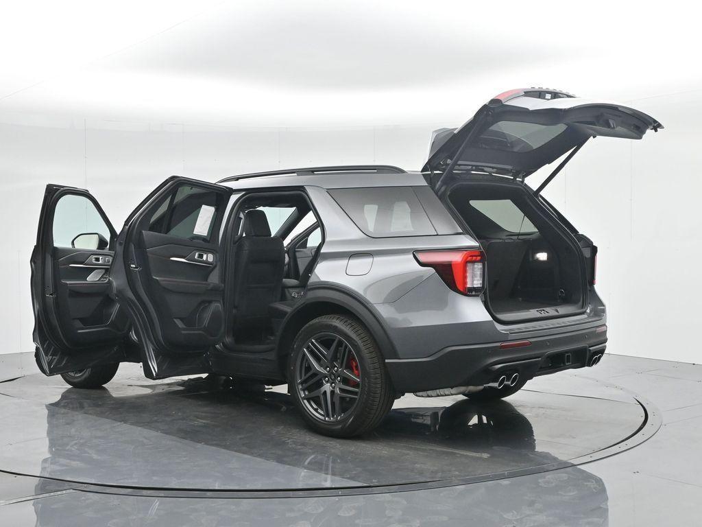 new 2025 Ford Explorer car, priced at $59,790