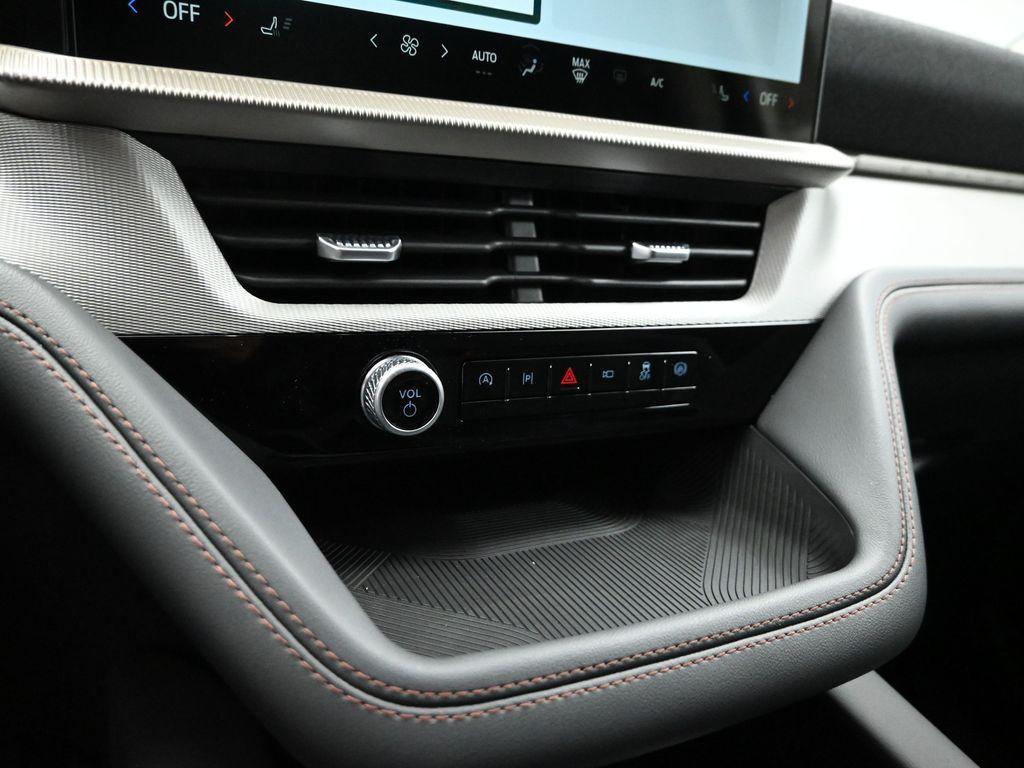 new 2025 Ford Explorer car, priced at $40,884