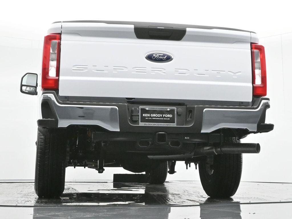 new 2024 Ford F-350 car, priced at $49,200