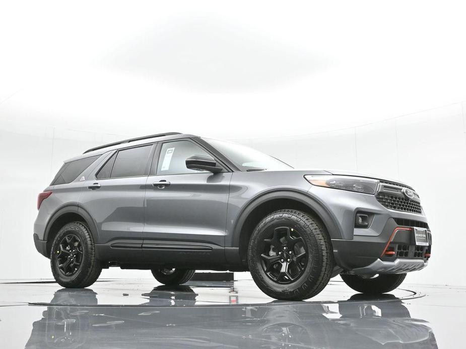 new 2024 Ford Explorer car, priced at $52,395