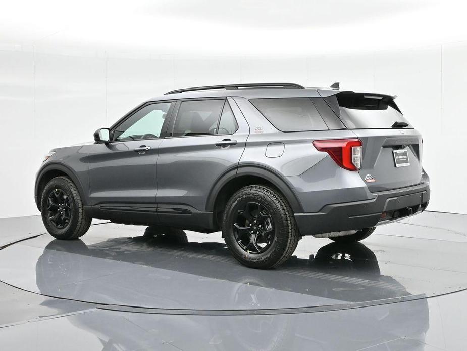 new 2024 Ford Explorer car, priced at $52,395