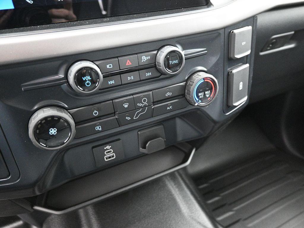 new 2025 Ford F-150 car, priced at $43,105