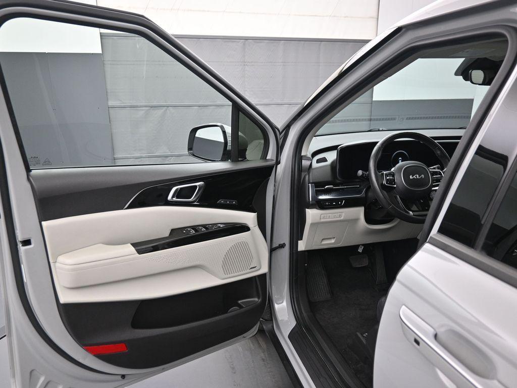 used 2023 Kia Carnival car, priced at $34,500