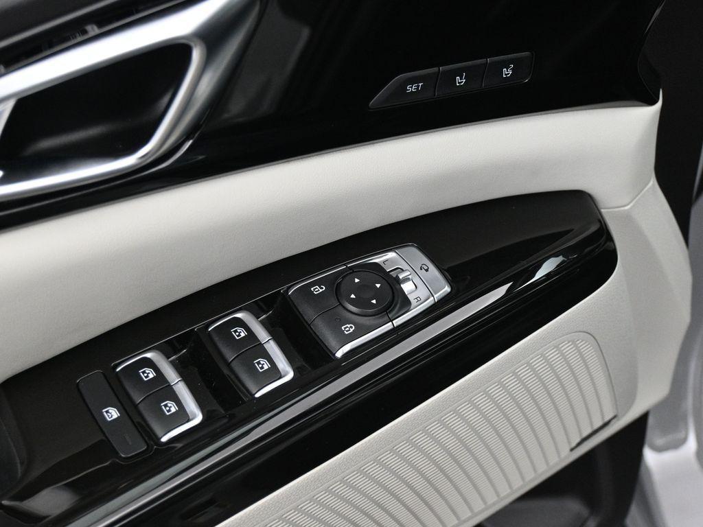 used 2023 Kia Carnival car, priced at $34,500