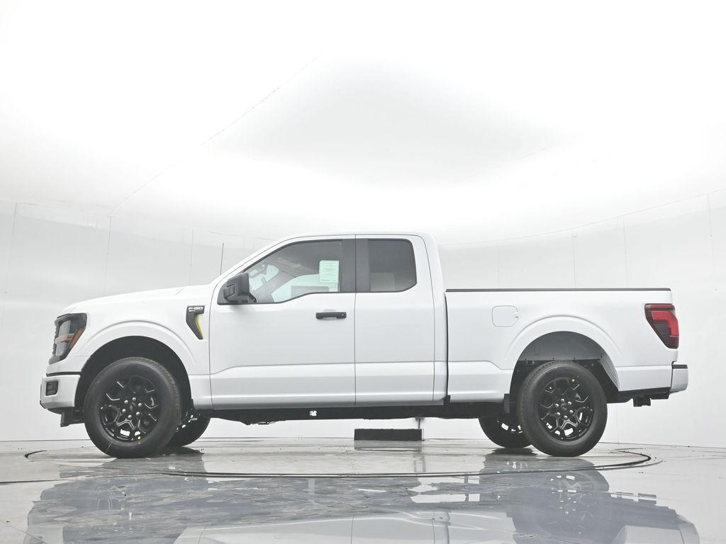 new 2025 Ford F-150 car, priced at $40,957