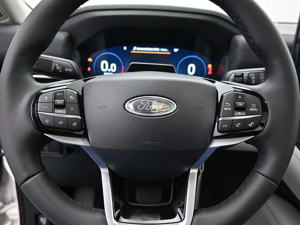 new 2025 Ford Explorer car, priced at $61,095