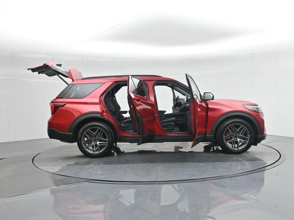 new 2025 Ford Explorer car, priced at $61,405