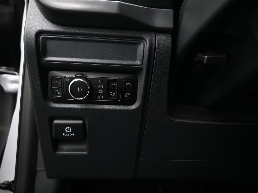 new 2025 Ford F-150 car, priced at $59,360