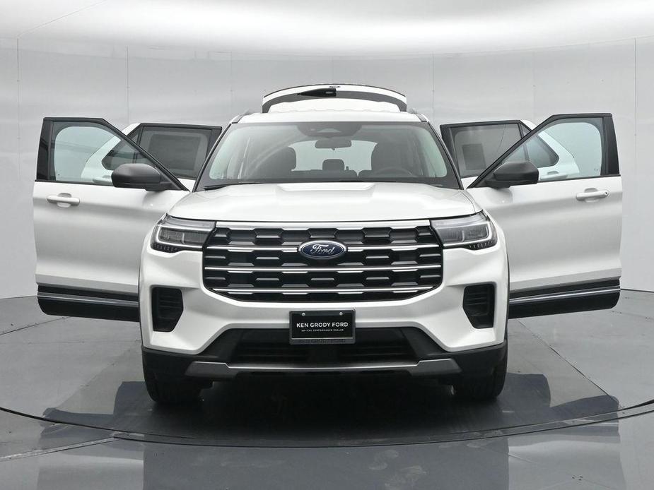 new 2025 Ford Explorer car