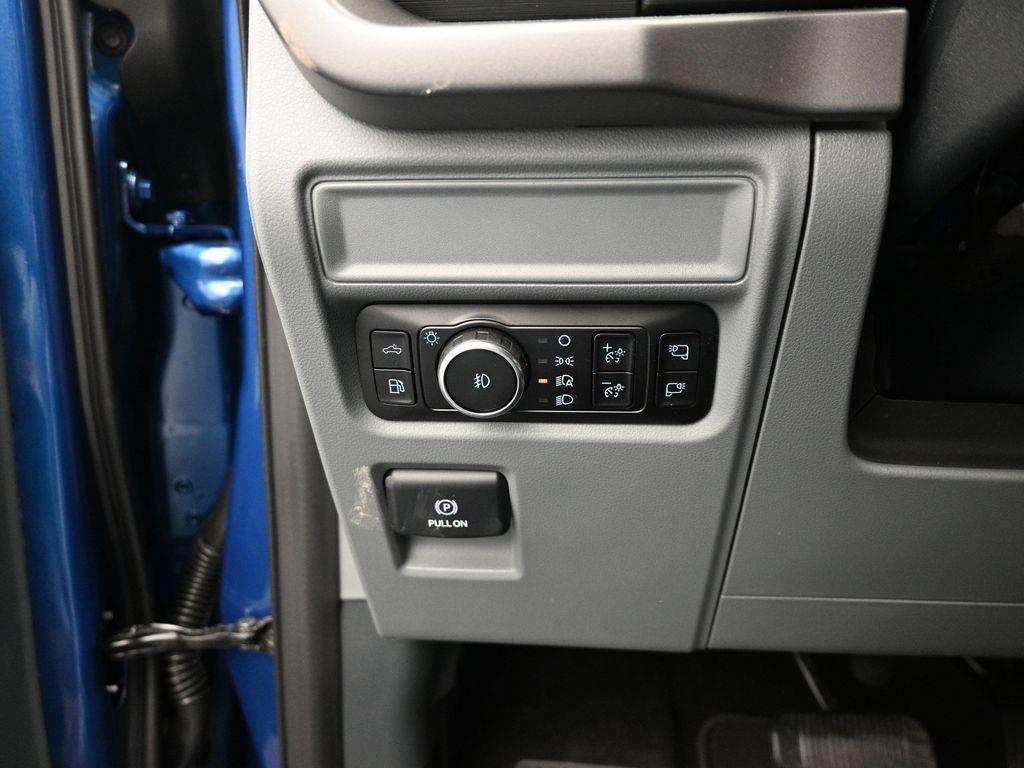 new 2025 Ford F-150 car, priced at $55,682