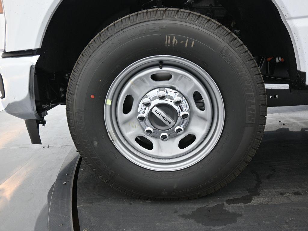 new 2025 Ford F-250 car, priced at $62,020