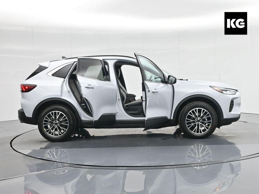 new 2025 Ford Escape car, priced at $33,530