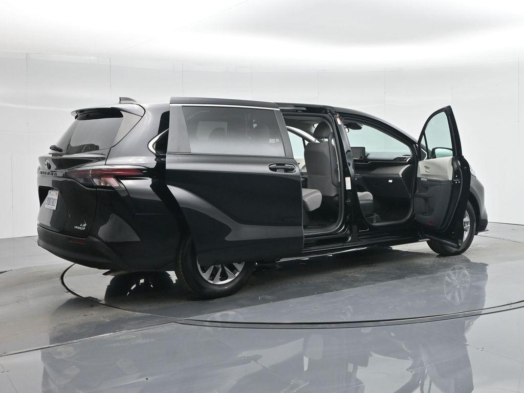 used 2023 Toyota Sienna car, priced at $40,800