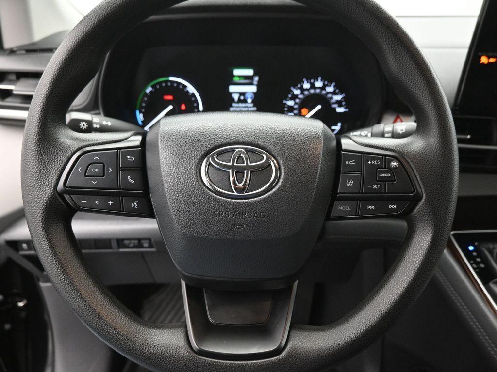 used 2023 Toyota Sienna car, priced at $40,800