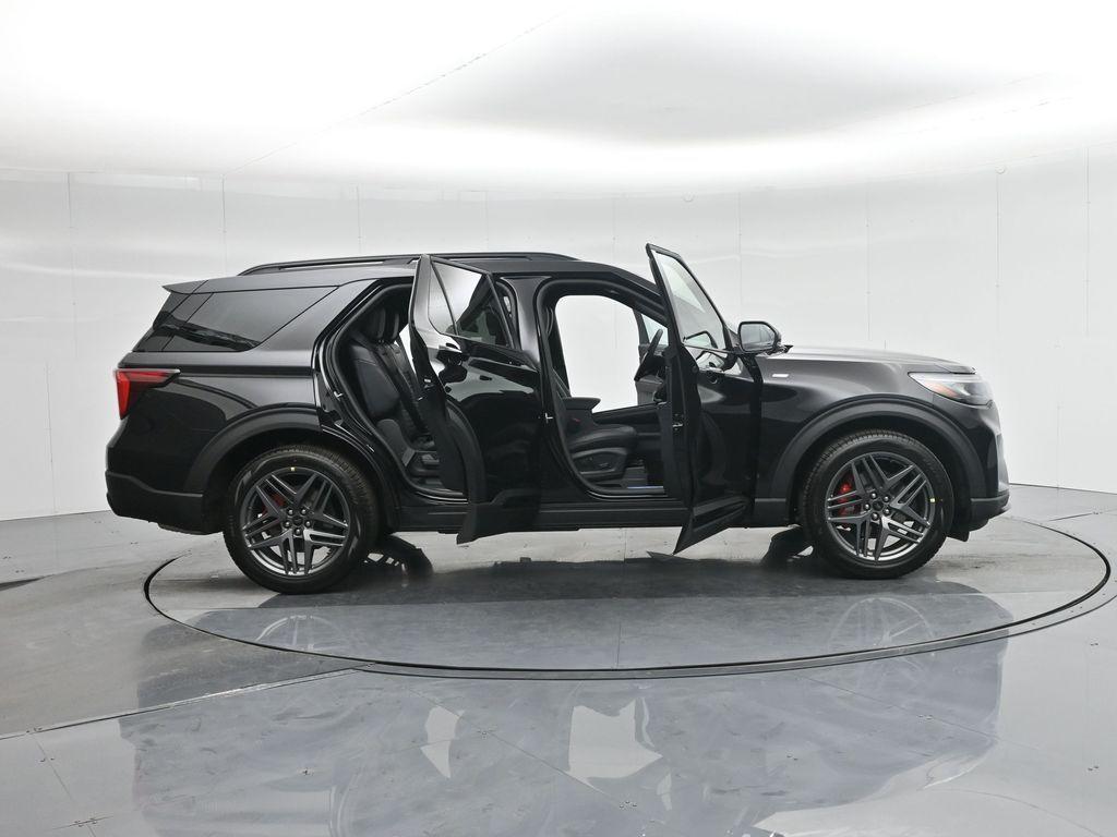 new 2025 Ford Explorer car, priced at $48,285