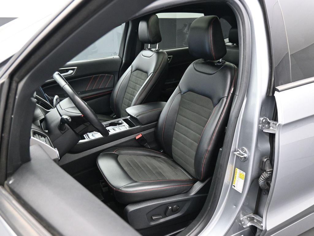 used 2022 Ford Edge car, priced at $29,000