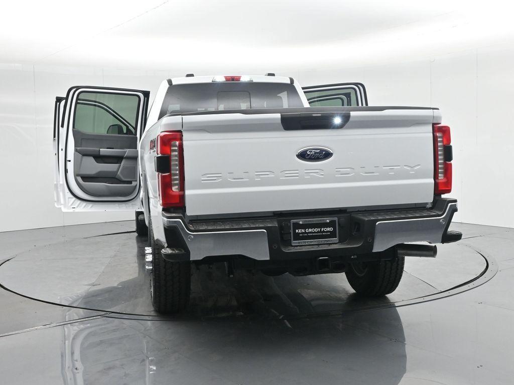 new 2025 Ford F-350 car, priced at $62,665