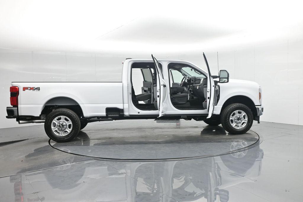 new 2025 Ford F-350 car, priced at $62,665