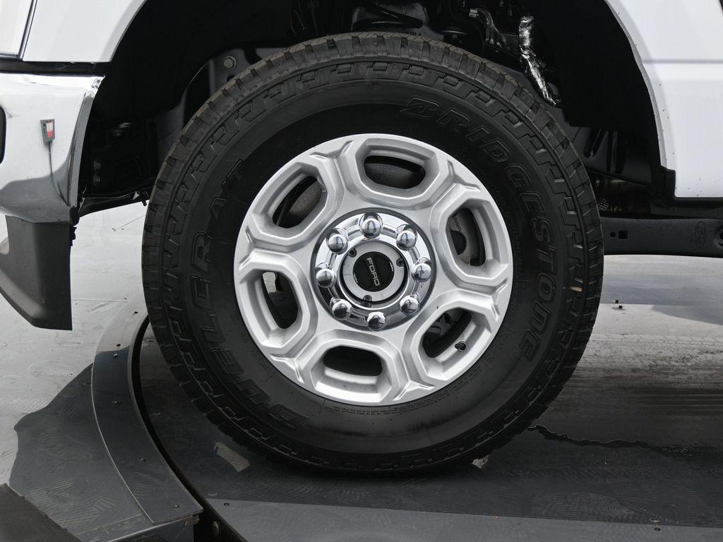 new 2025 Ford F-350 car, priced at $62,665