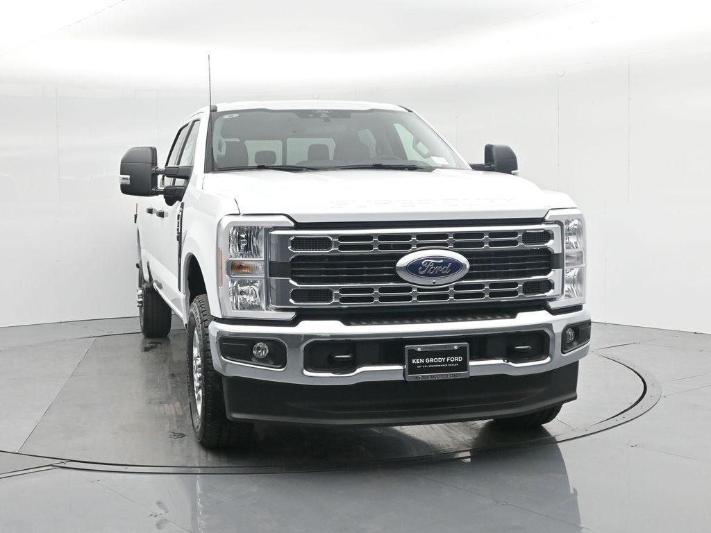 new 2025 Ford F-350 car, priced at $62,665