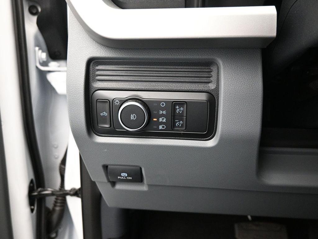 new 2025 Ford F-350 car, priced at $62,665