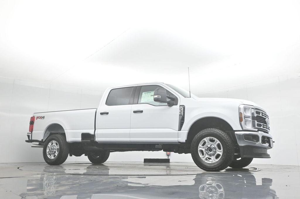 new 2025 Ford F-350 car, priced at $62,665