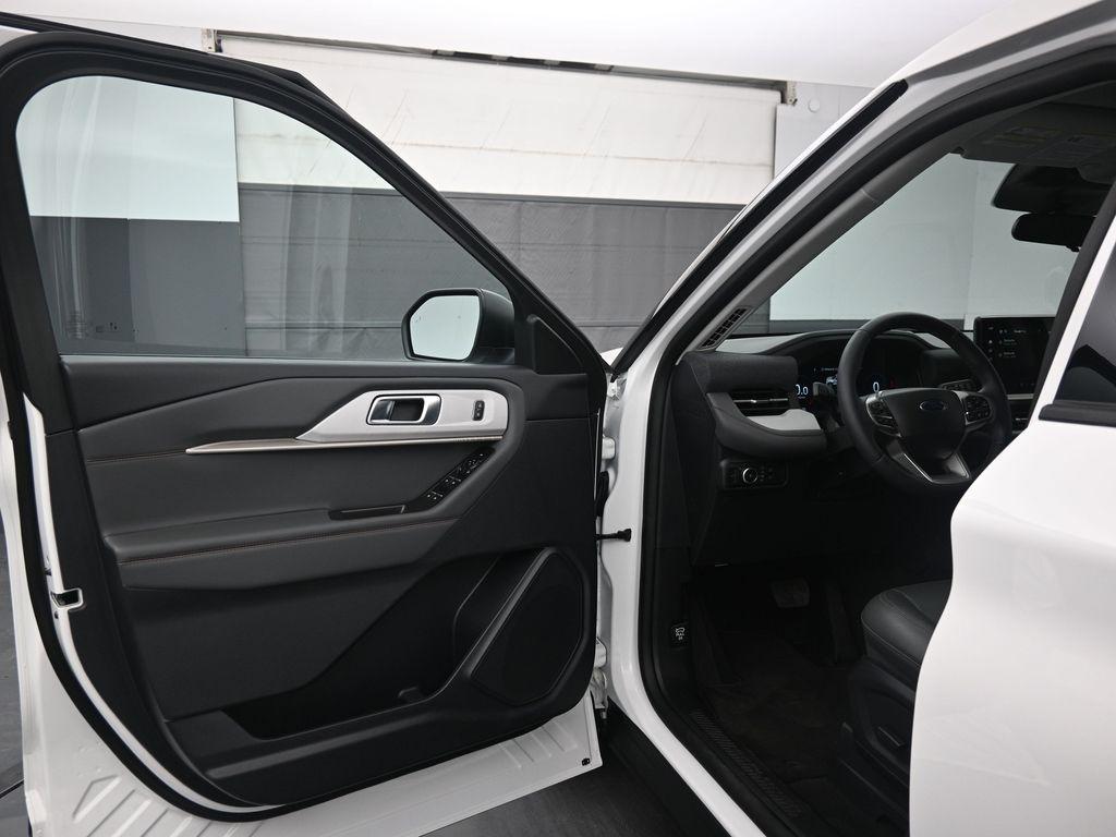 new 2025 Ford Explorer car, priced at $45,415