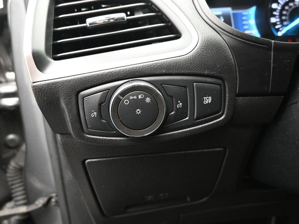 used 2022 Ford Edge car, priced at $23,600