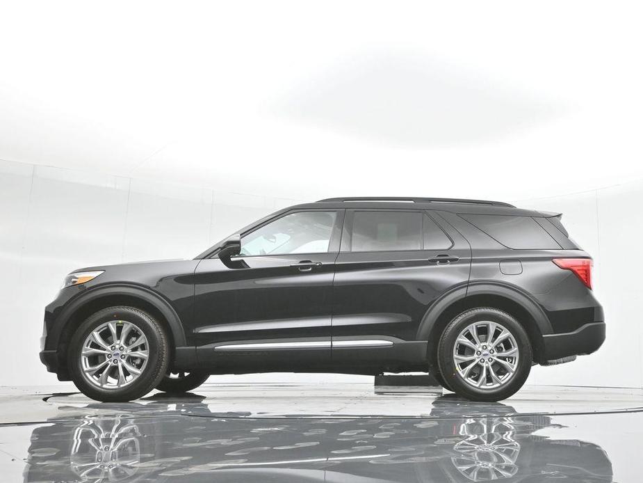 new 2024 Ford Explorer car, priced at $52,275