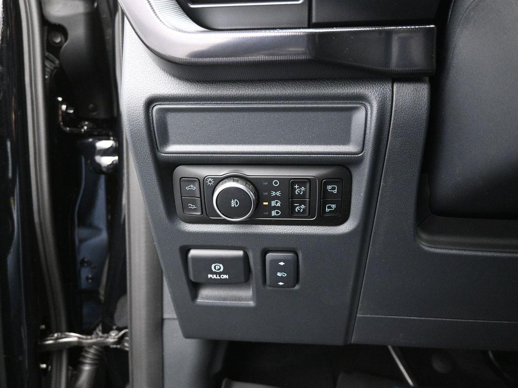new 2025 Ford F-150 car