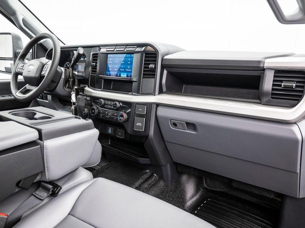 new 2024 Ford F-250 car, priced at $49,960