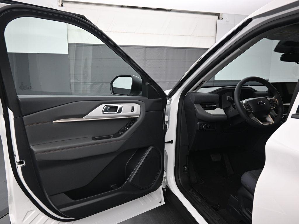 new 2025 Ford Explorer car, priced at $41,440