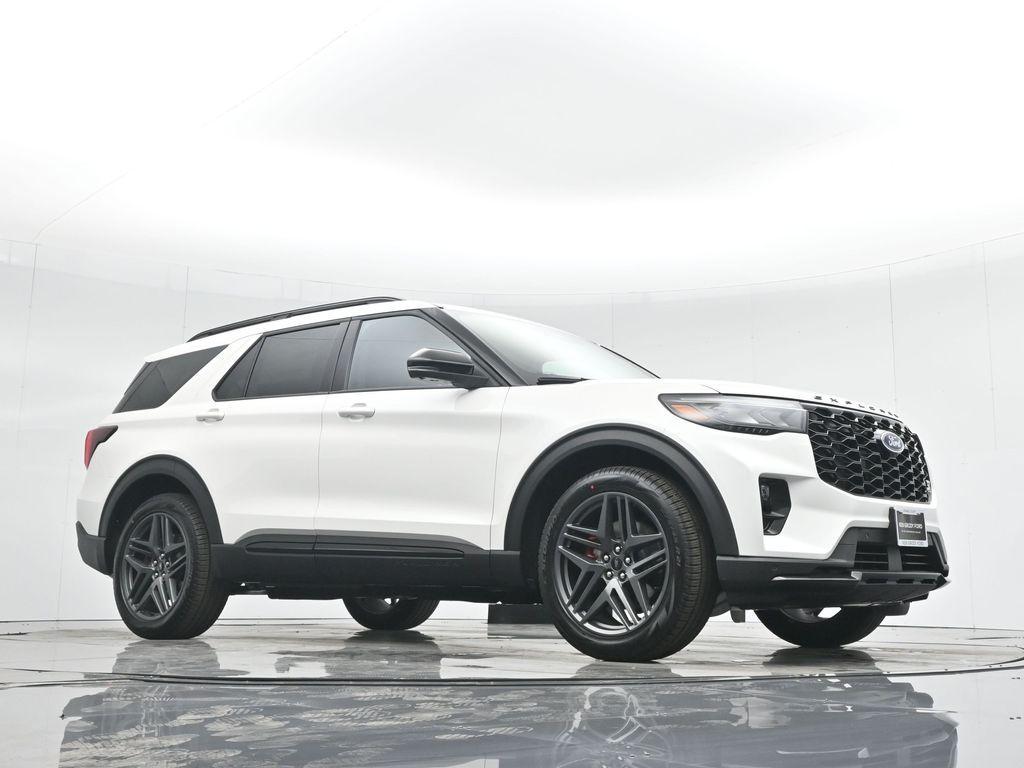 new 2025 Ford Explorer car, priced at $62,105
