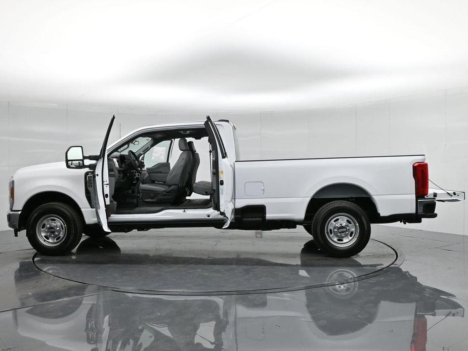 new 2024 Ford F-250 car, priced at $49,400