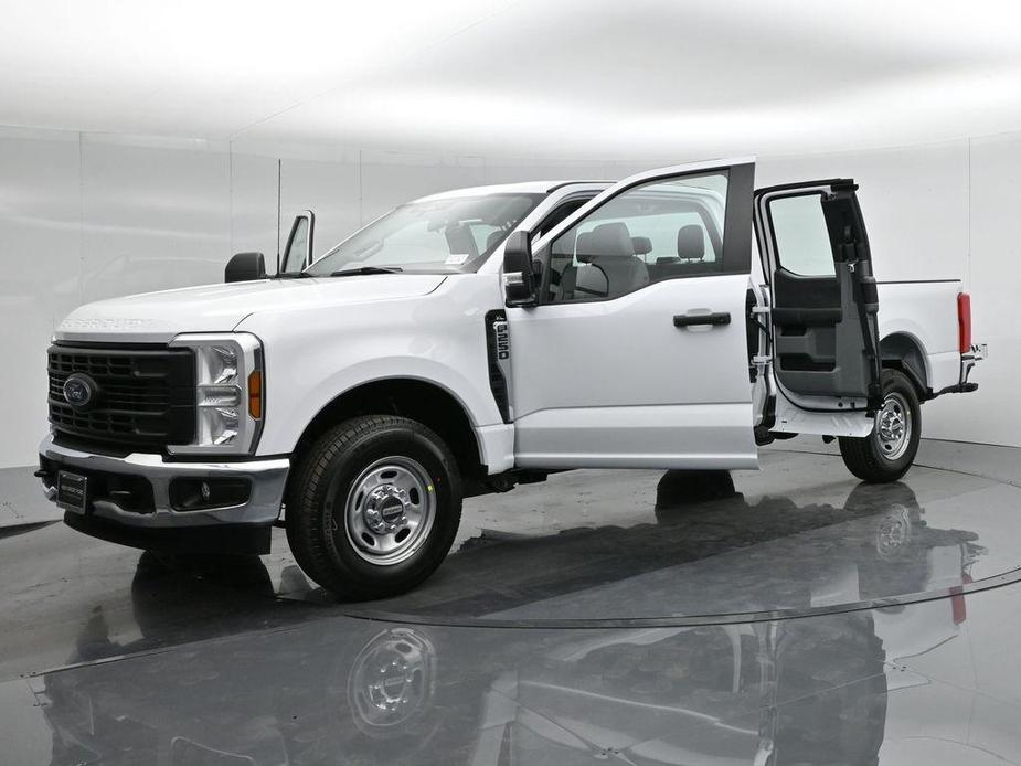 new 2024 Ford F-250 car, priced at $49,400