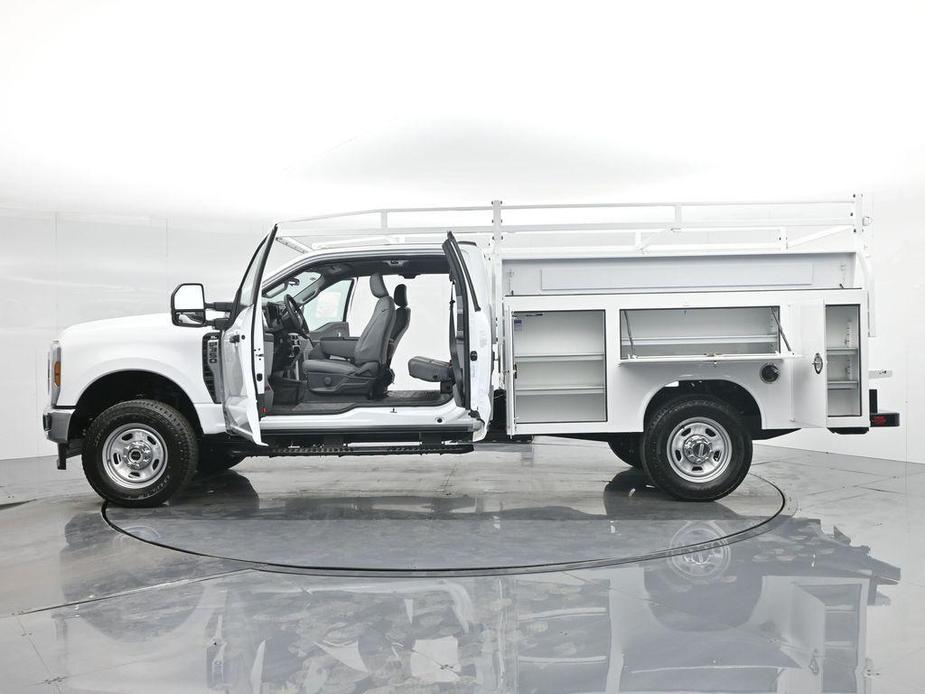 new 2024 Ford F-350 car, priced at $65,789