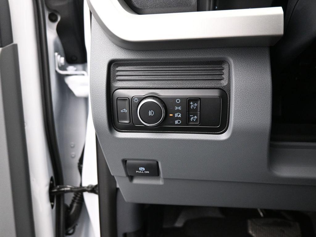 new 2024 Ford F-350 car, priced at $67,657