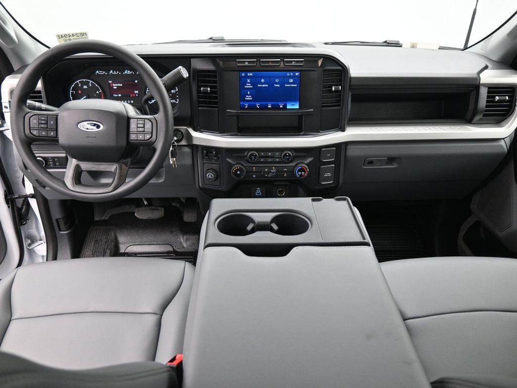new 2024 Ford F-350 car, priced at $67,657