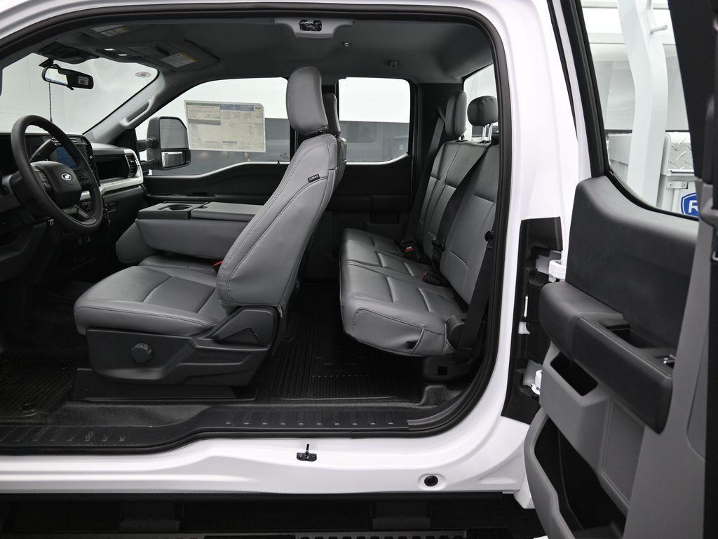 new 2024 Ford F-350 car, priced at $67,657