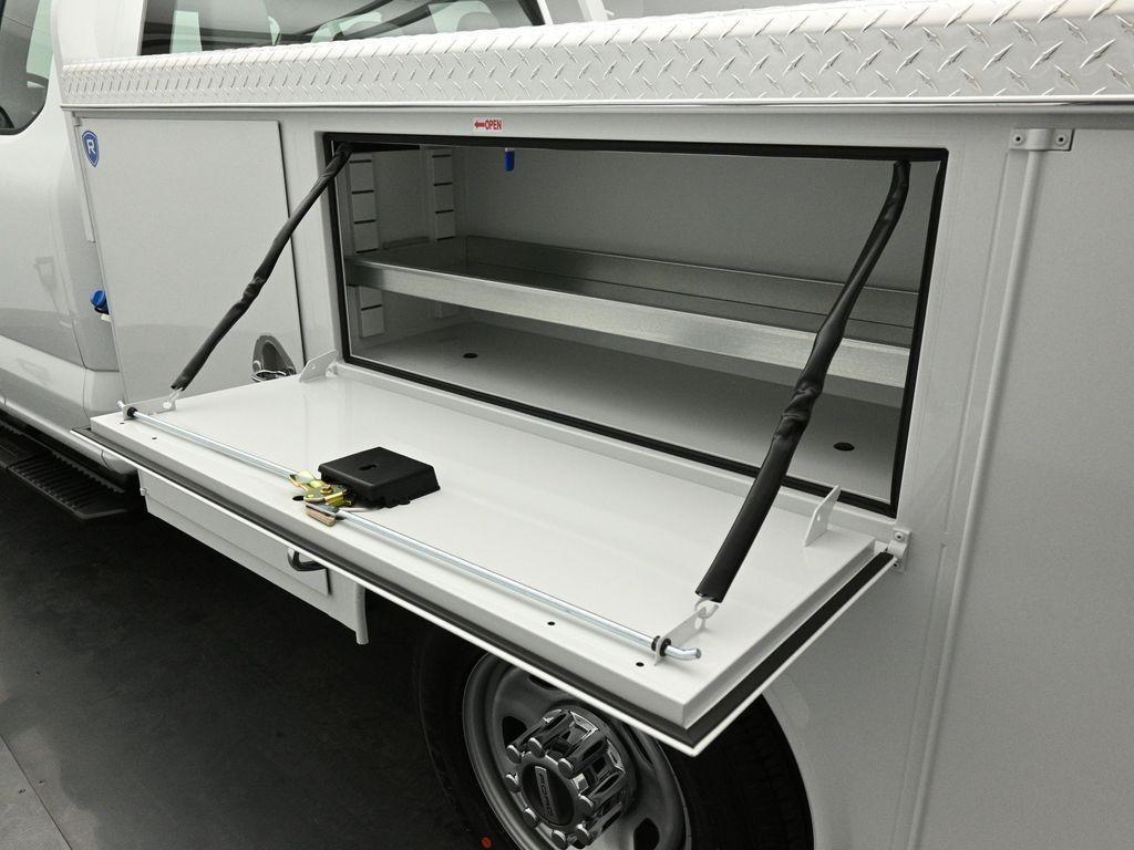 new 2024 Ford F-350 car, priced at $67,657