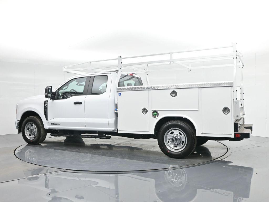 new 2024 Ford F-350 car, priced at $67,657