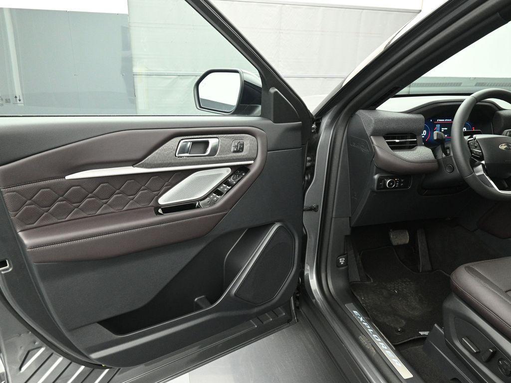 new 2025 Ford Explorer car, priced at $60,300