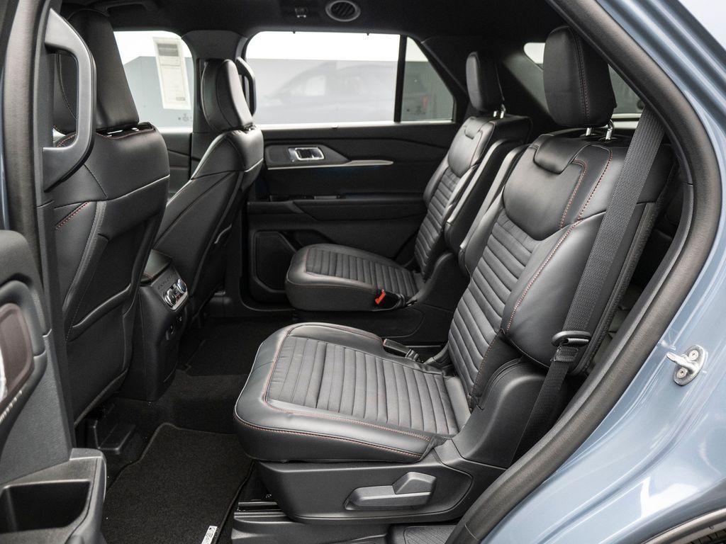 new 2025 Ford Explorer car, priced at $46,676